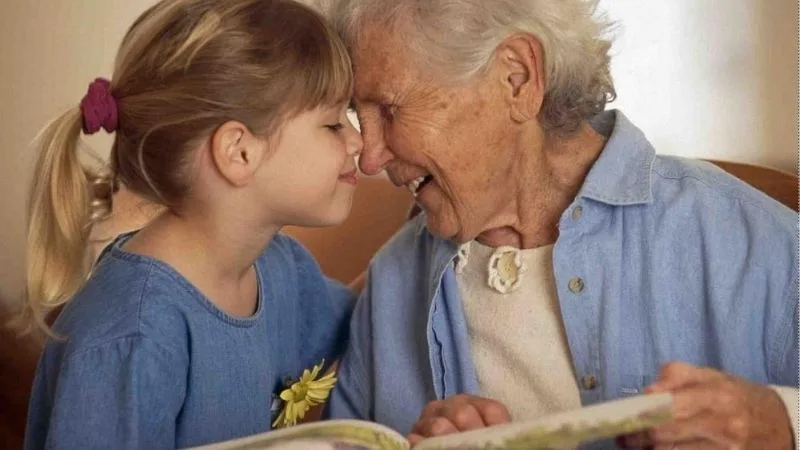 Điềm Báo Gì Khi Mơ Thấy Bà Nội | Bí Ẩn Sau Giấc Mơ Gia Đình