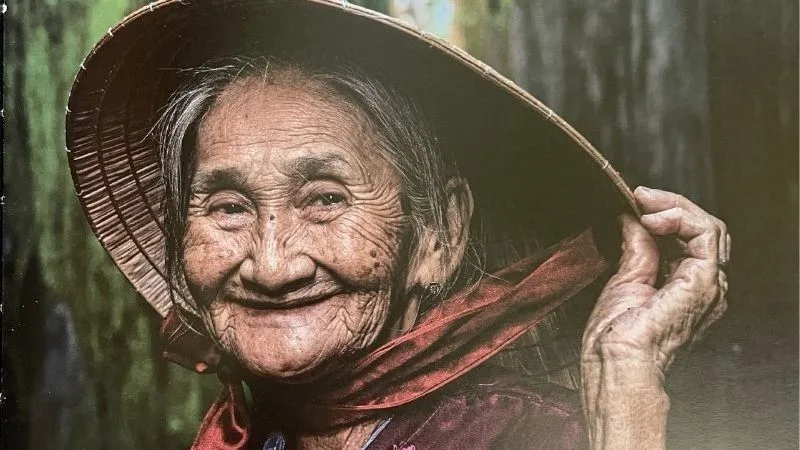 Điềm Báo Gì Khi Mơ Thấy Bà Nội | Bí Ẩn Sau Giấc Mơ Gia Đình